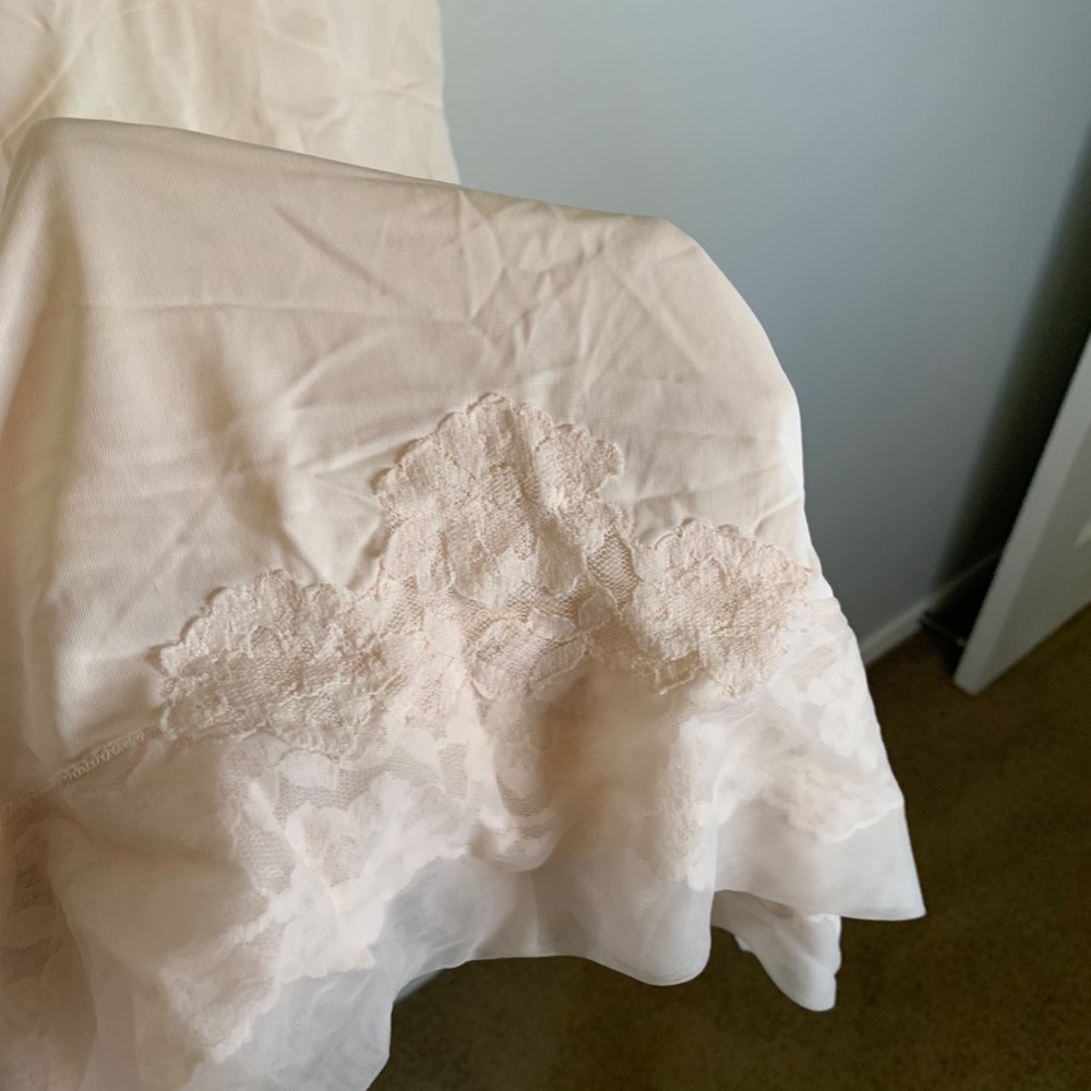 Vintage Cream/Ivory Colored Lace Slip Lingerie Dress - Picture 4 of 5